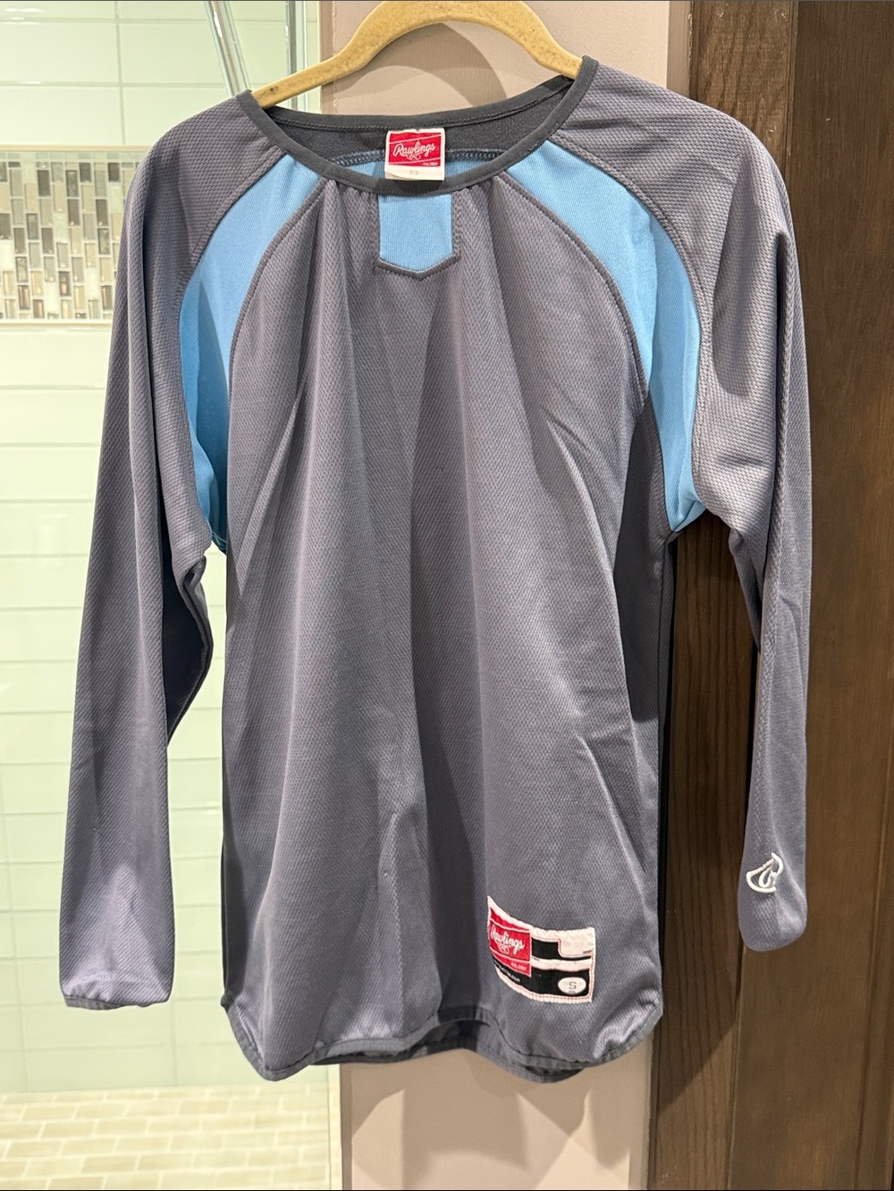 Rawlings Men’s Long-Sleeve Athletic Shirt - Gray with Light Blue Panels